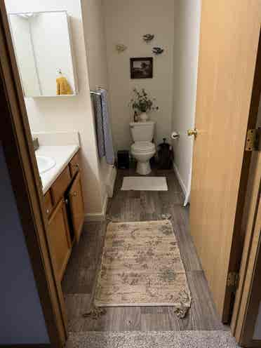 Looking for roommate