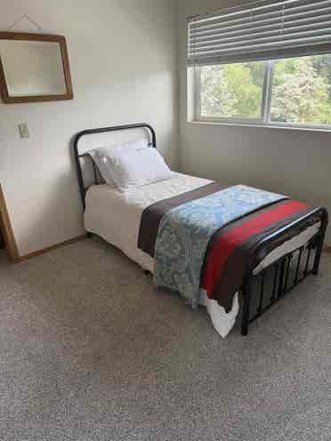 Looking for roommate