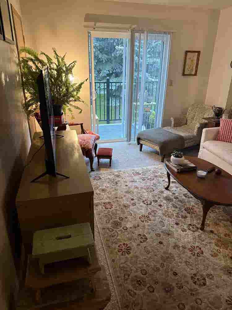 Looking for roommate