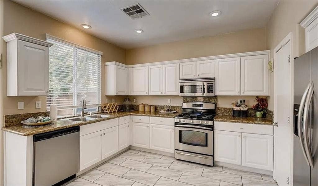 Summerlin room for rent