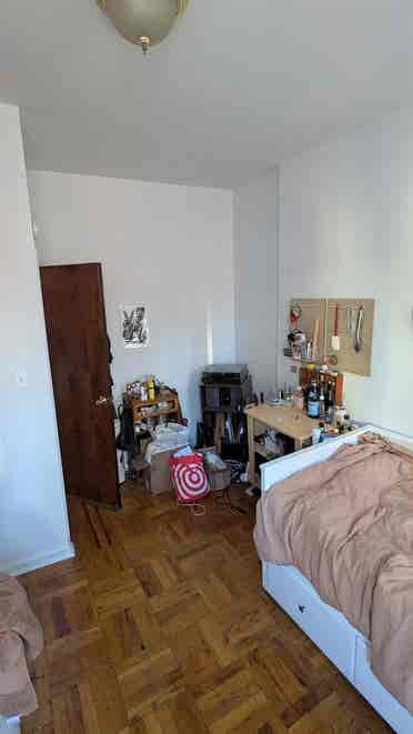 Sunny room in Hell's Kitchen walkup
