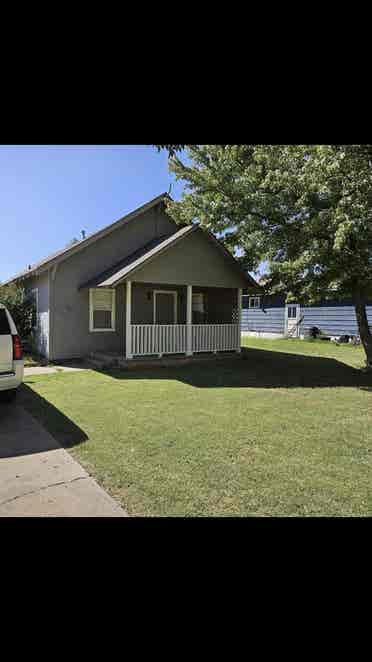 looking for roommates