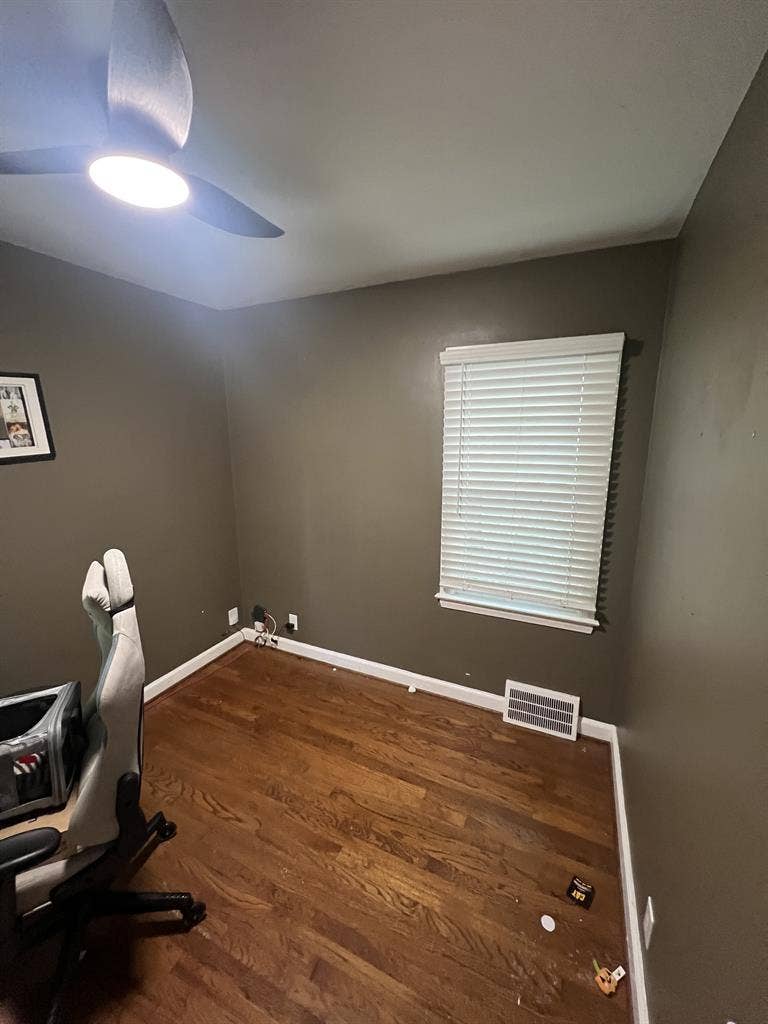 Cozy Room in Downtown Ferndale Home