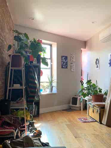 Bedroom Available in Flatbush!