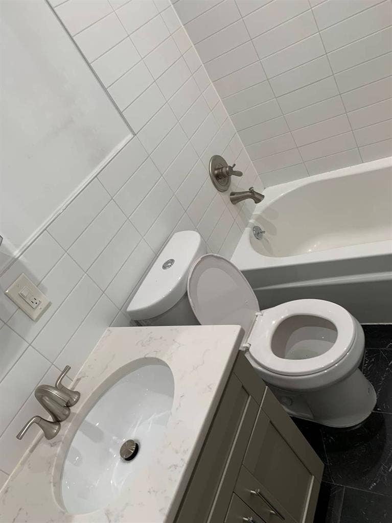 Bedroom Available in Flatbush!