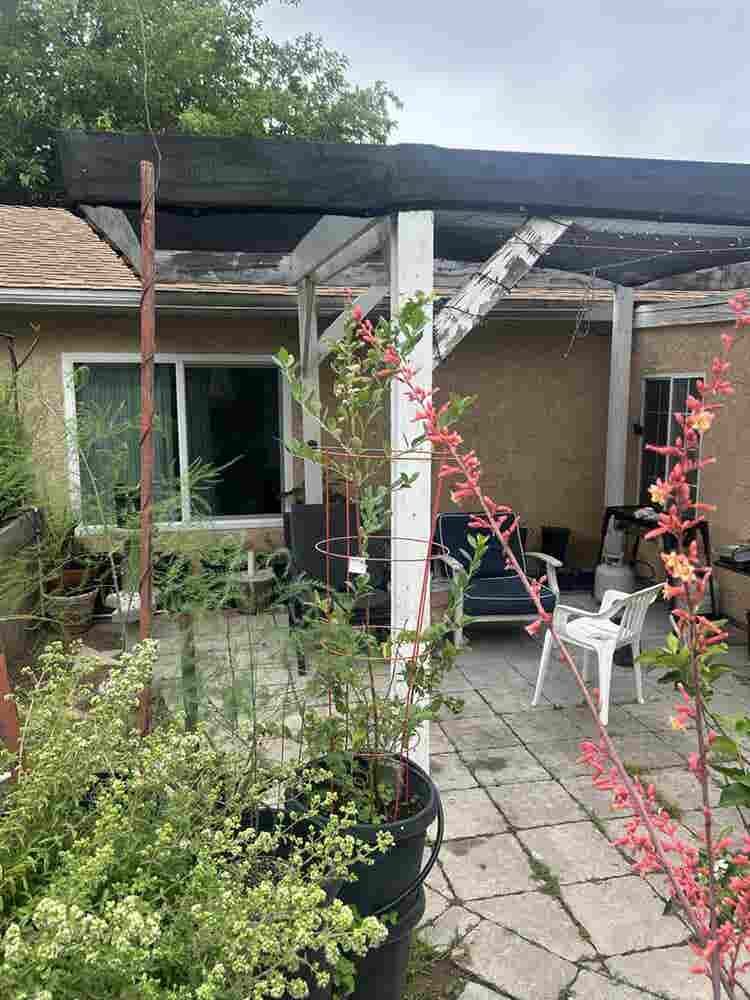 Room in Simi Valley, clean ,
 pool