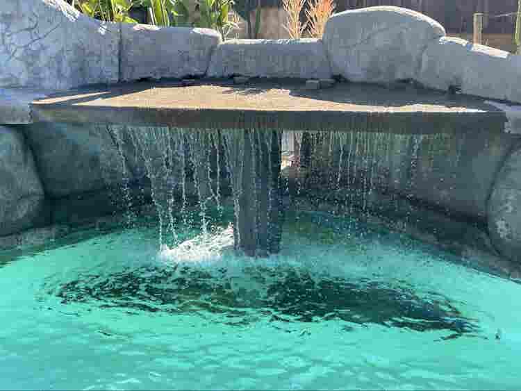 Room in Simi Valley, clean ,
 pool