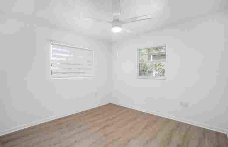 Room for rent $
