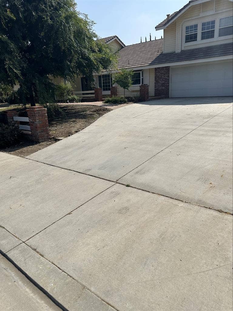 Nice room available August 1