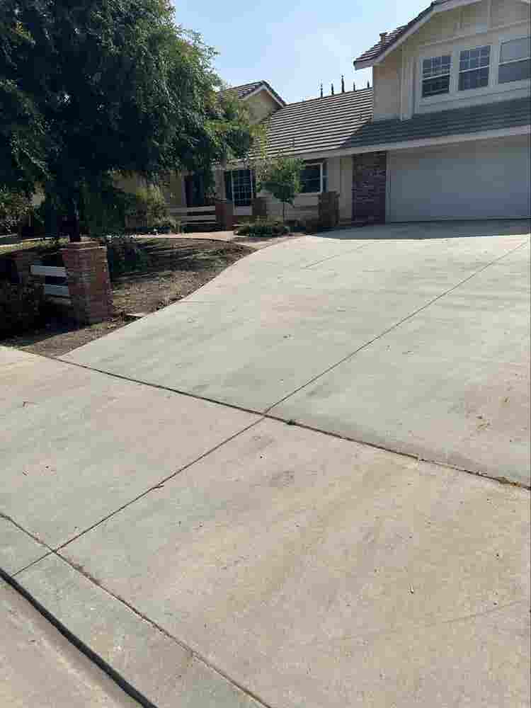 Nice room available August 1