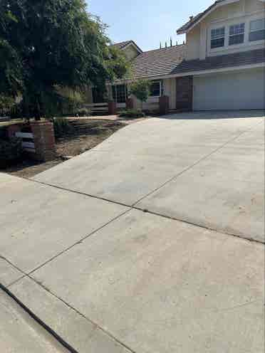 Nice room available August 1