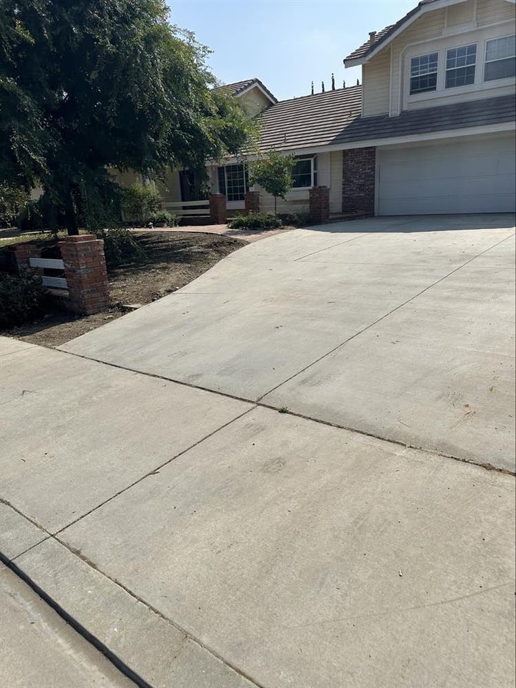 Nice room available August 1