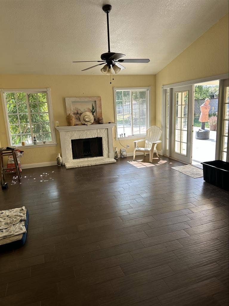Nice room available August 1