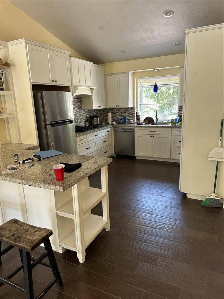 Nice room available August 1