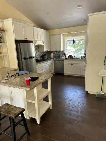 Nice room available August 1