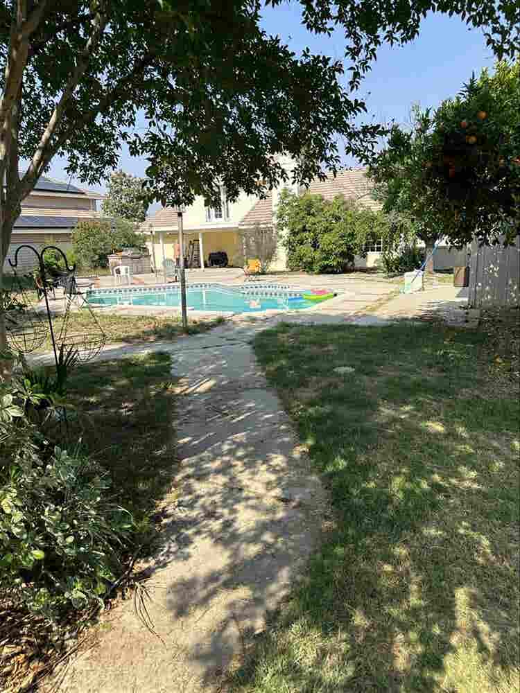 Nice room available August 1
