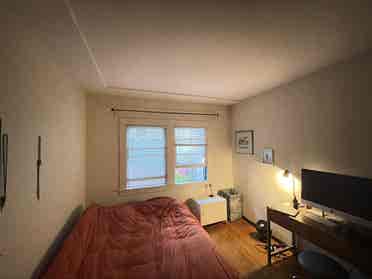 Room for rent in University Heights