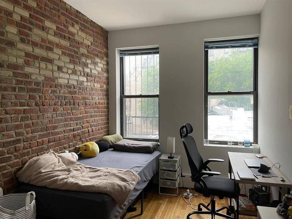 Large Private Room in Prospect Hts