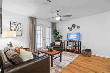 PRIVATE ROOM AVAILABLE IN LOW PRICE