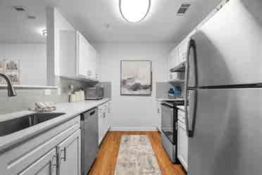 PRIVATE ROOM AVAILABLE IN LOW PRICE
