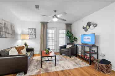 PRIVATE ROOM AVAILABLE IN LOW PRICE