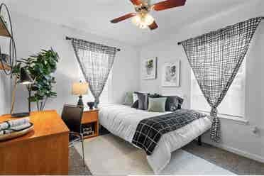 PRIVATE ROOM AVAILABLE IN LOW PRICE