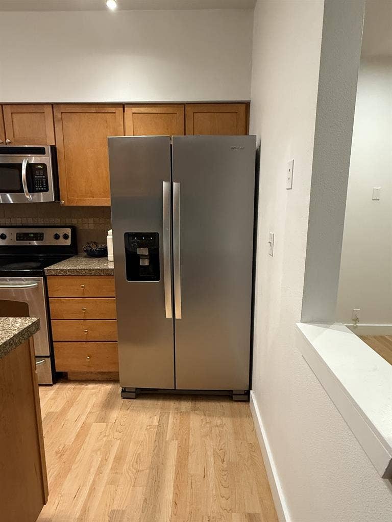 Beautiful Condo near UW Bothell