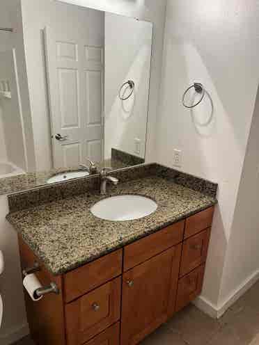 Beautiful Condo near UW Bothell