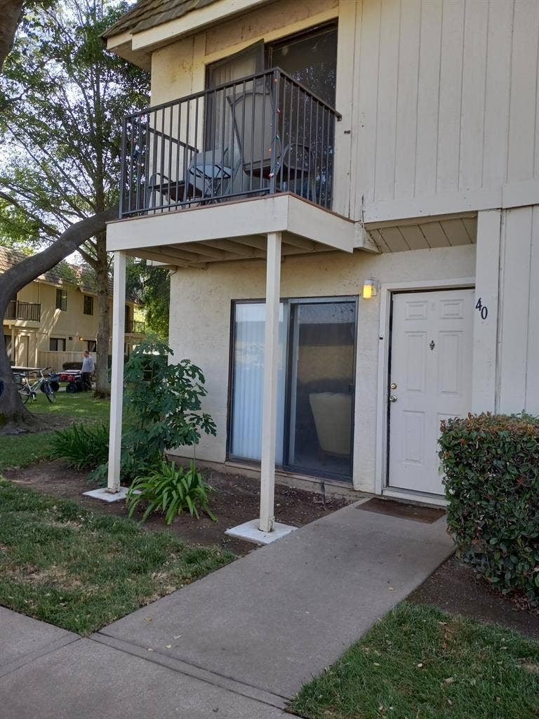 Room - Townhouse- Sac State