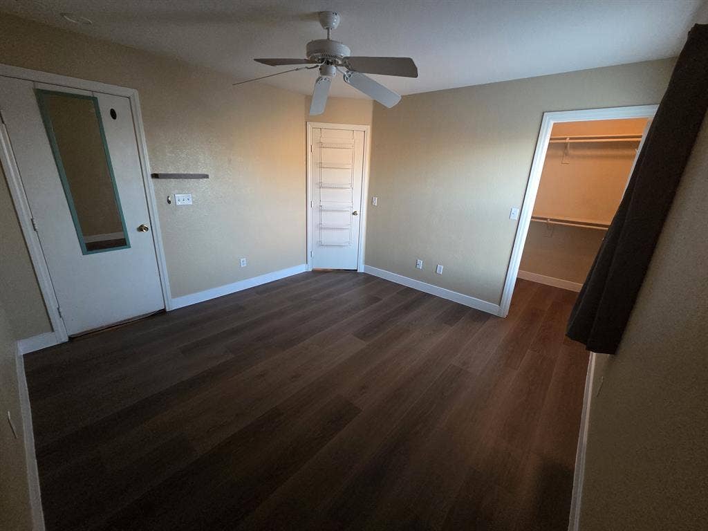 Room for Rent shared bathroom