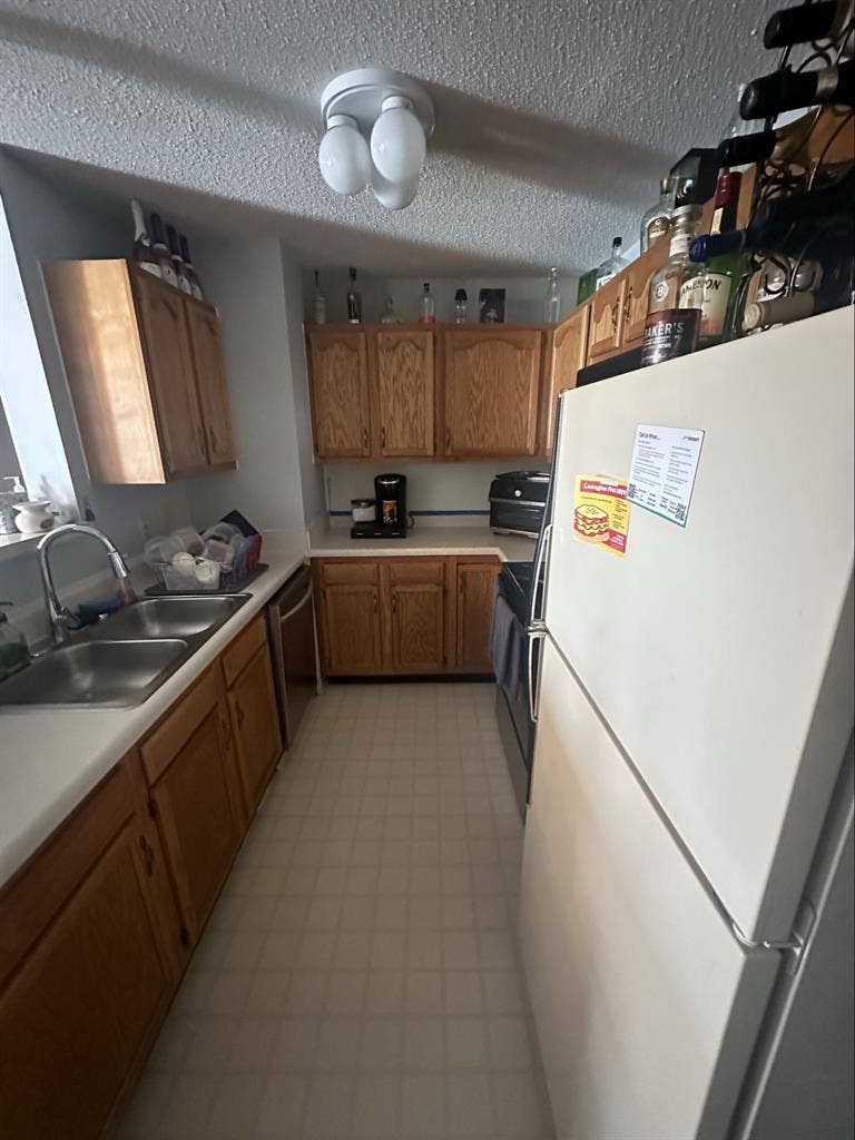 Room, bathroom,& living space 4rent