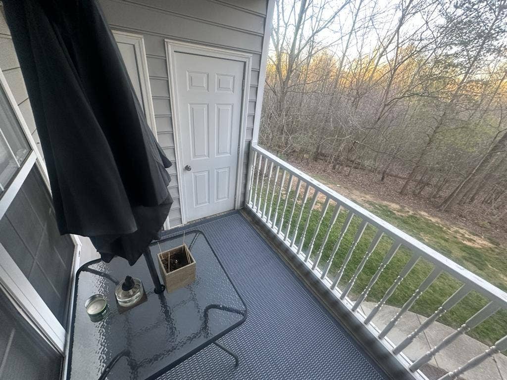 Room, bathroom,& living space 4rent