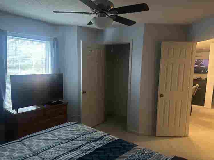 Room, bathroom,& living space 4rent