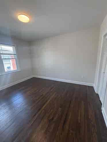 SHARED HOUSE IN STAMFORD