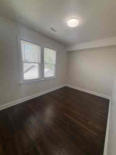 SHARED HOUSE IN STAMFORD