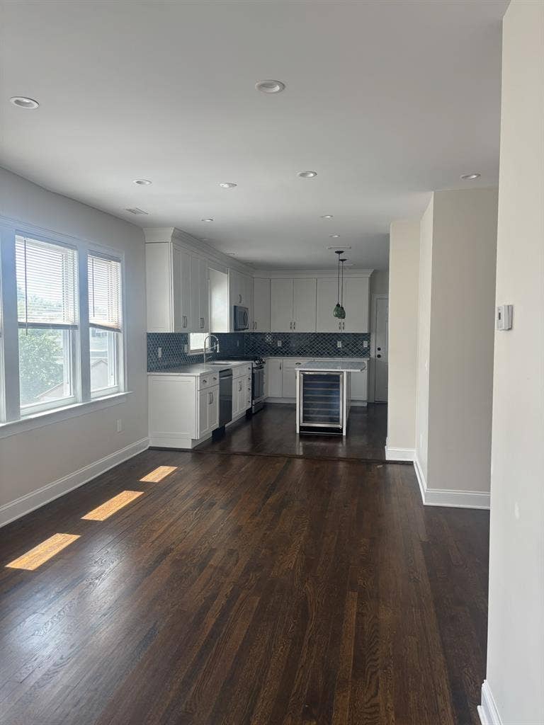 SHARED HOUSE IN STAMFORD