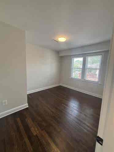SHARED HOUSE IN STAMFORD