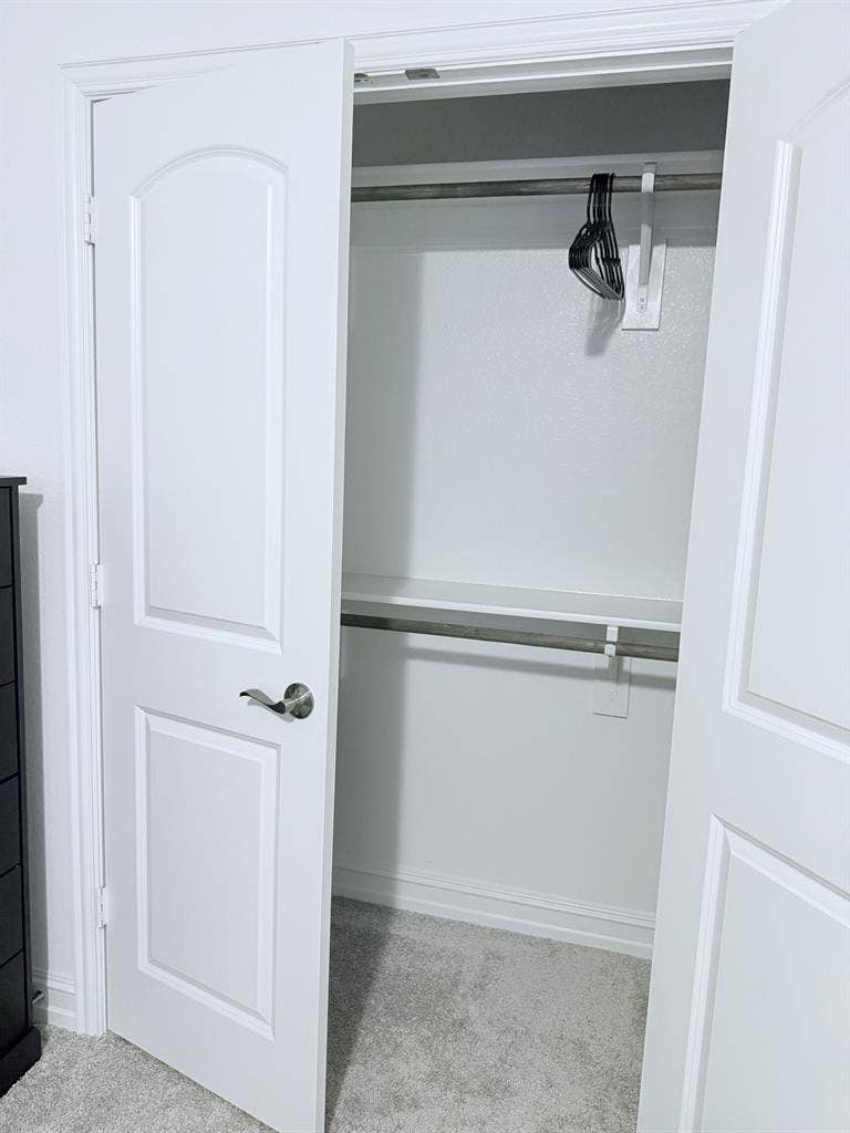 Fully furnished room in Little Elm