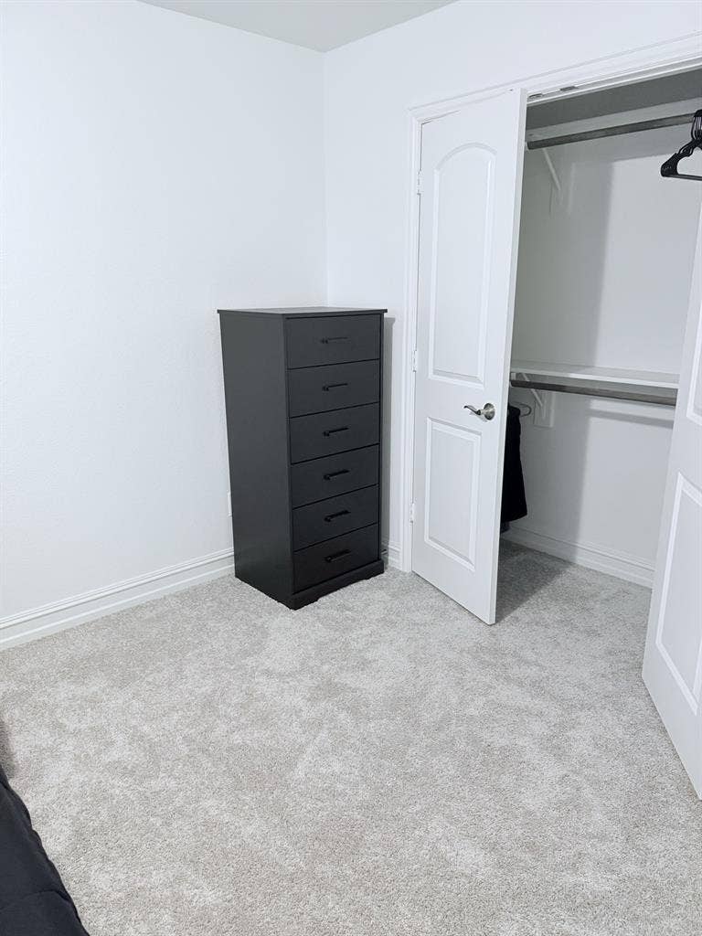 Fully furnished room in Little Elm