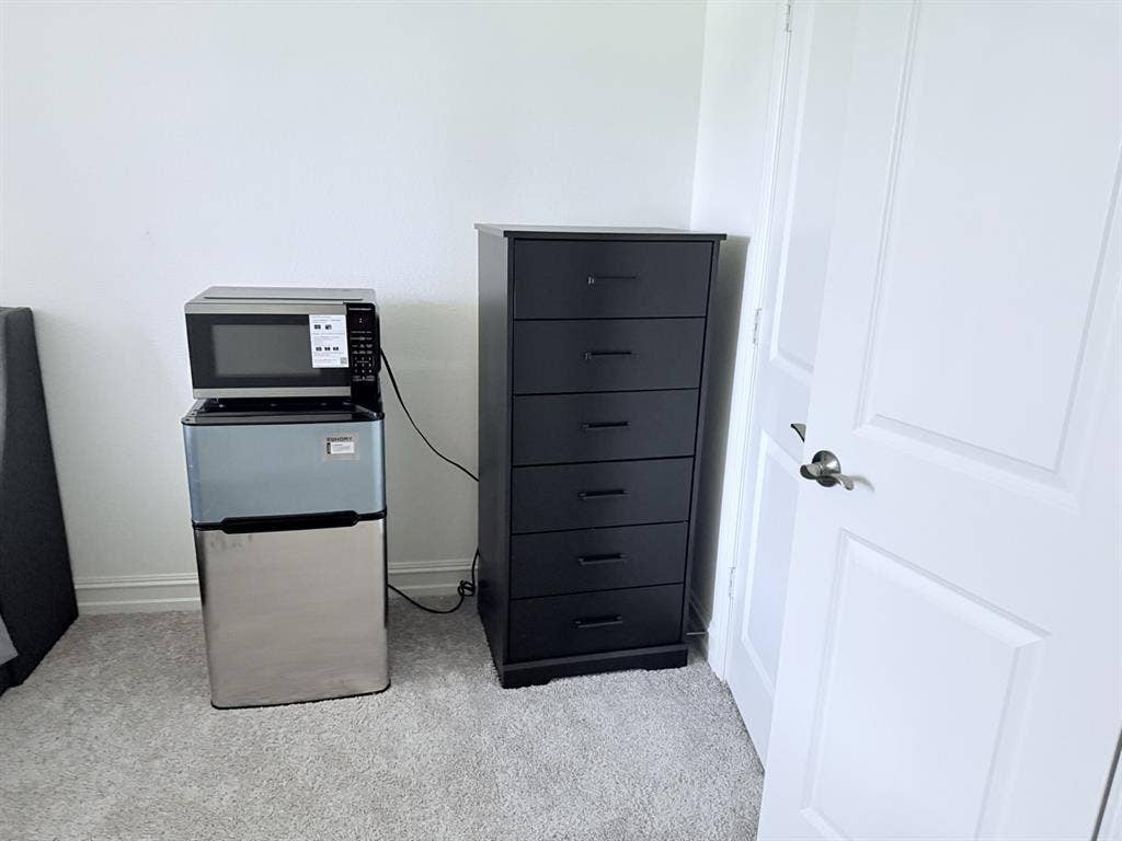 Fully furnished room in Little Elm