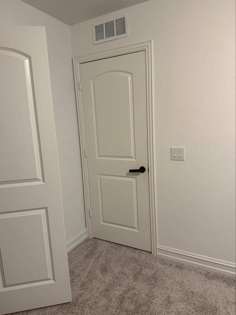 Fully furnished room in Little Elm