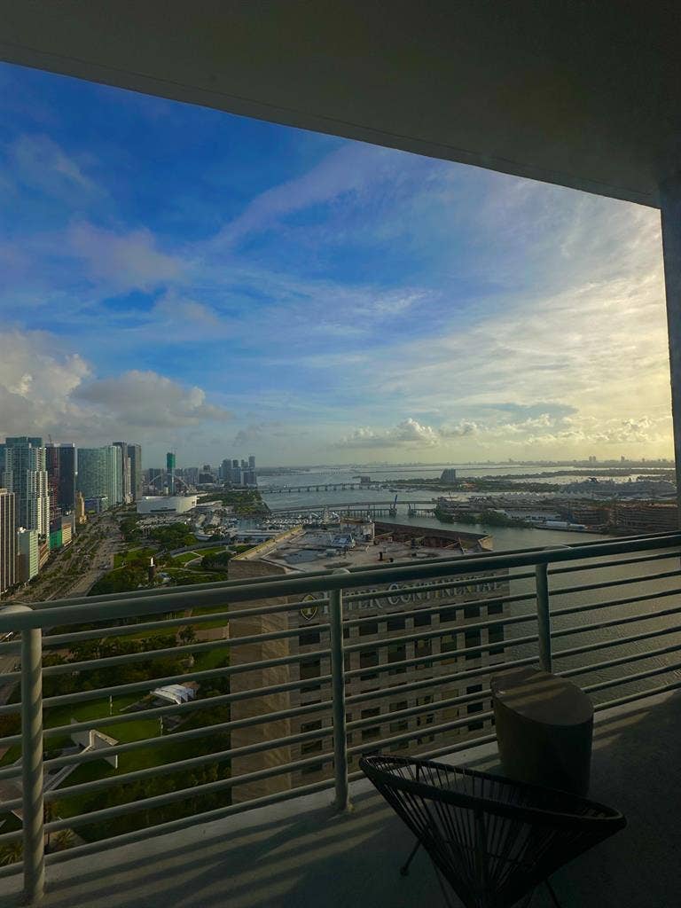 Room for Rent|Downtown Miami PH🌊🌃