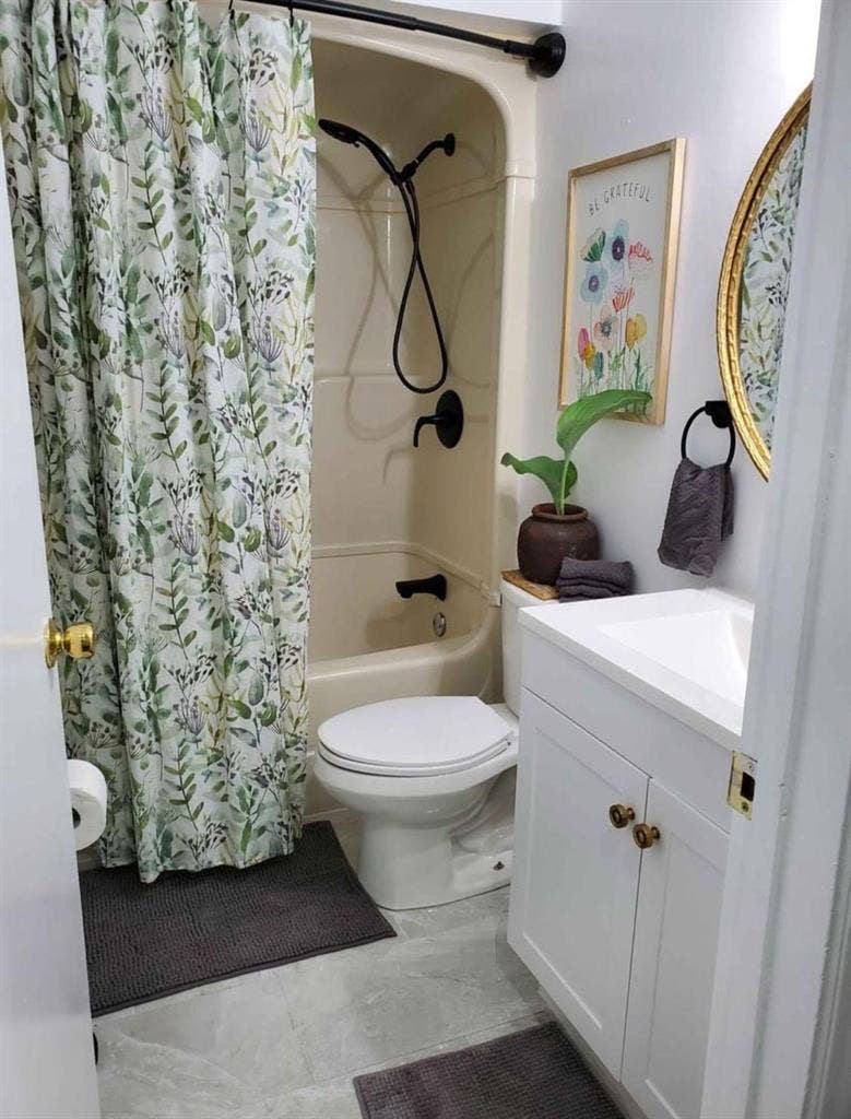 Furnished room for rent