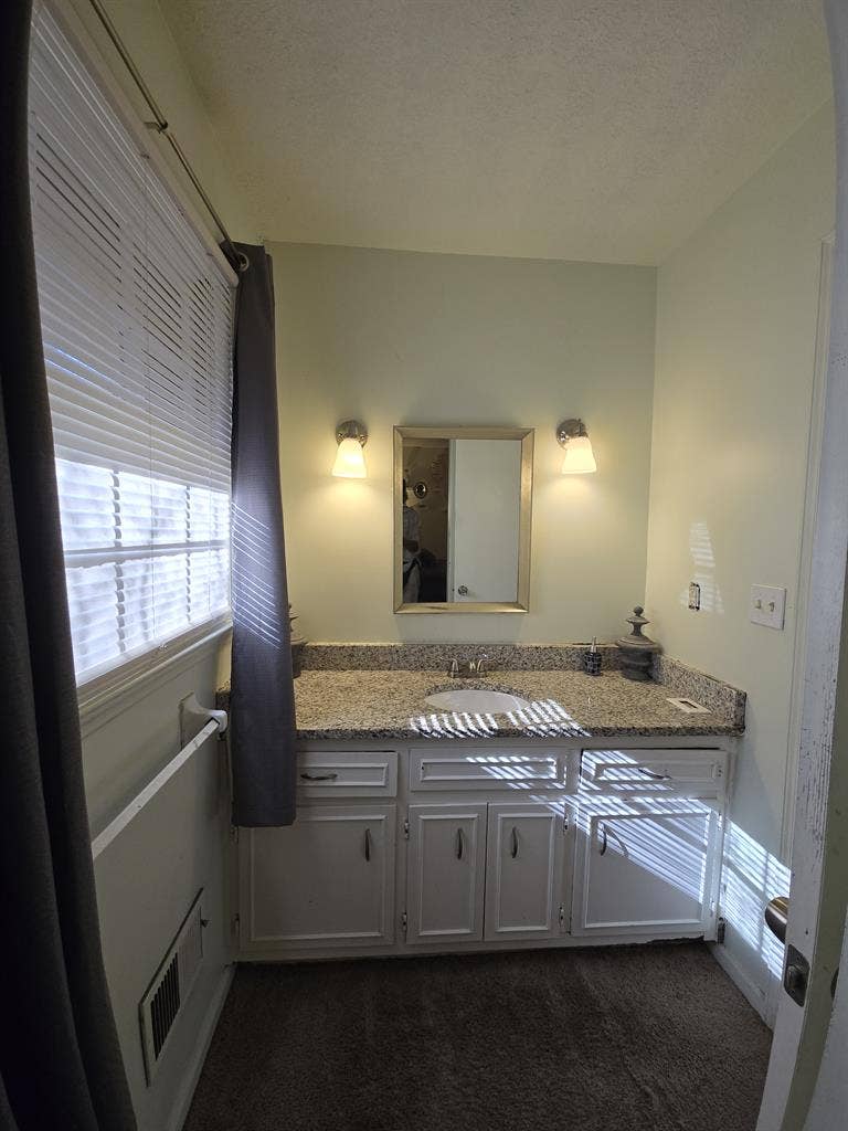 $ weekly private bathroom