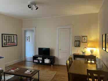 Hi! I’m looking for a new roommate!