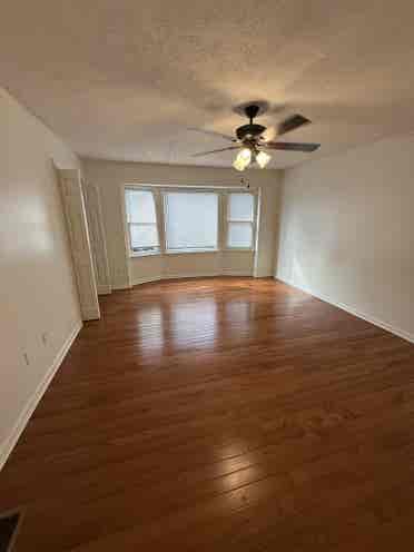 In need of a roommate!!