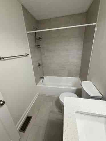 In need of a roommate!!