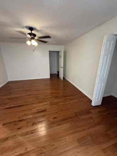 In need of a roommate!!
