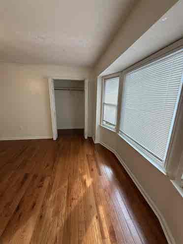 In need of a roommate!!