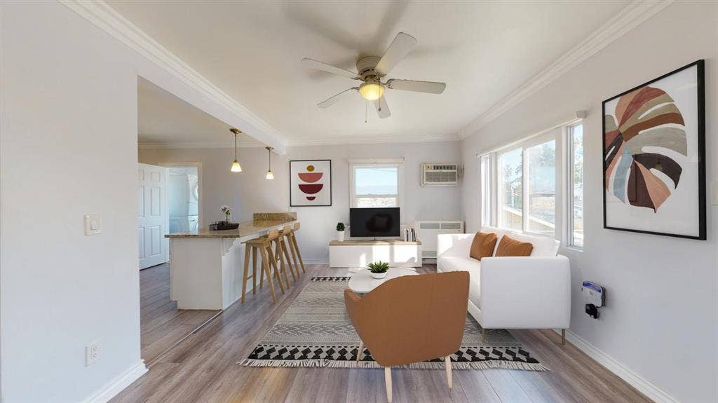 1 BR in Los Angeles